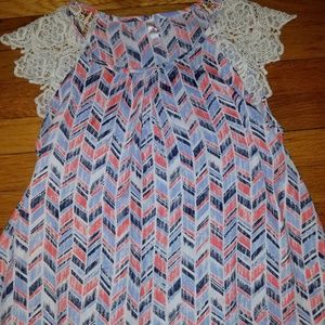 Flowy xhiliration geometric pattern t shirt